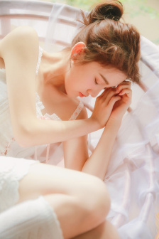 王者荣耀镜被捅哭还流东西